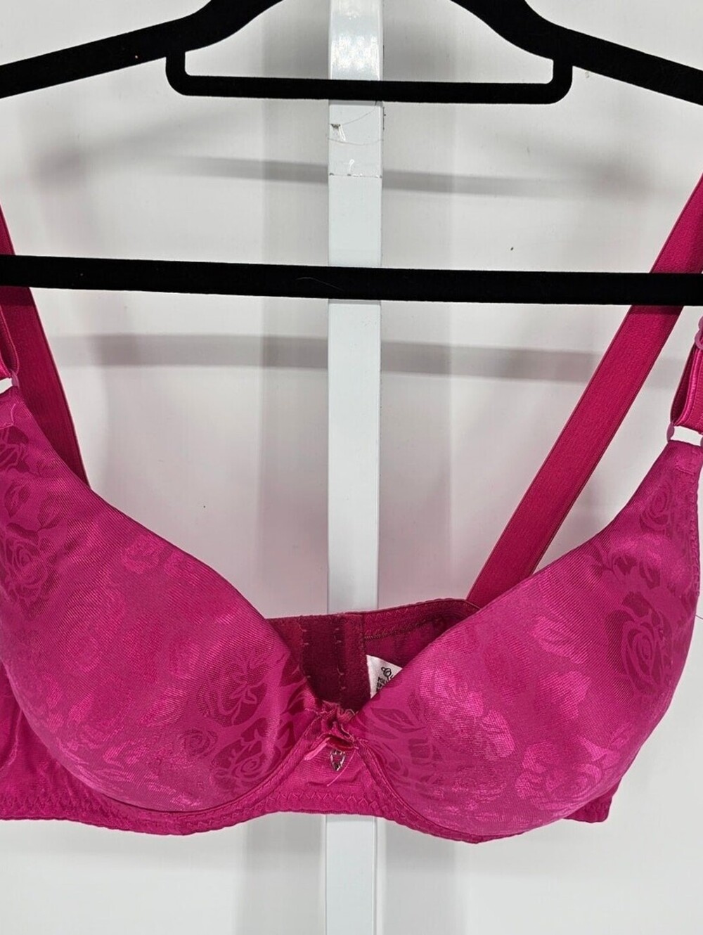 Vintage Y2K Queen Womens Sz 36D Classic T Shirt Bra Lightly Lined Dark Pink